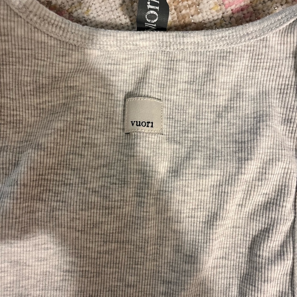 Vuori Gray Ribbed Top